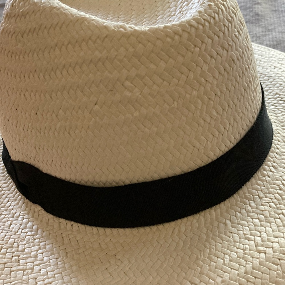 Aritzia Fedora ivory hat  - Brand New with Tag - black ribbon - Picture 3 of 13